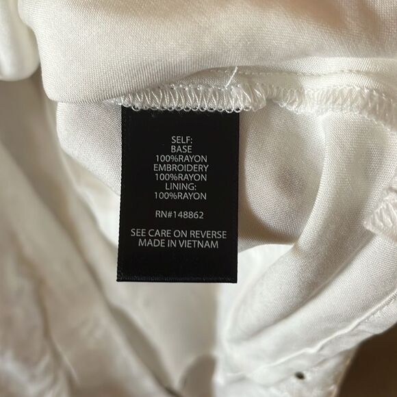 Torrid Eyelet Ruffle Sleeve Babydoll Top Size 2X NWT Cloud Dancer - Picture 5 of 6